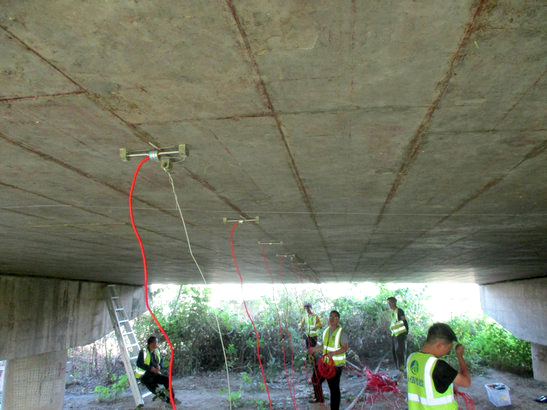 多寶涌中橋荷載試驗