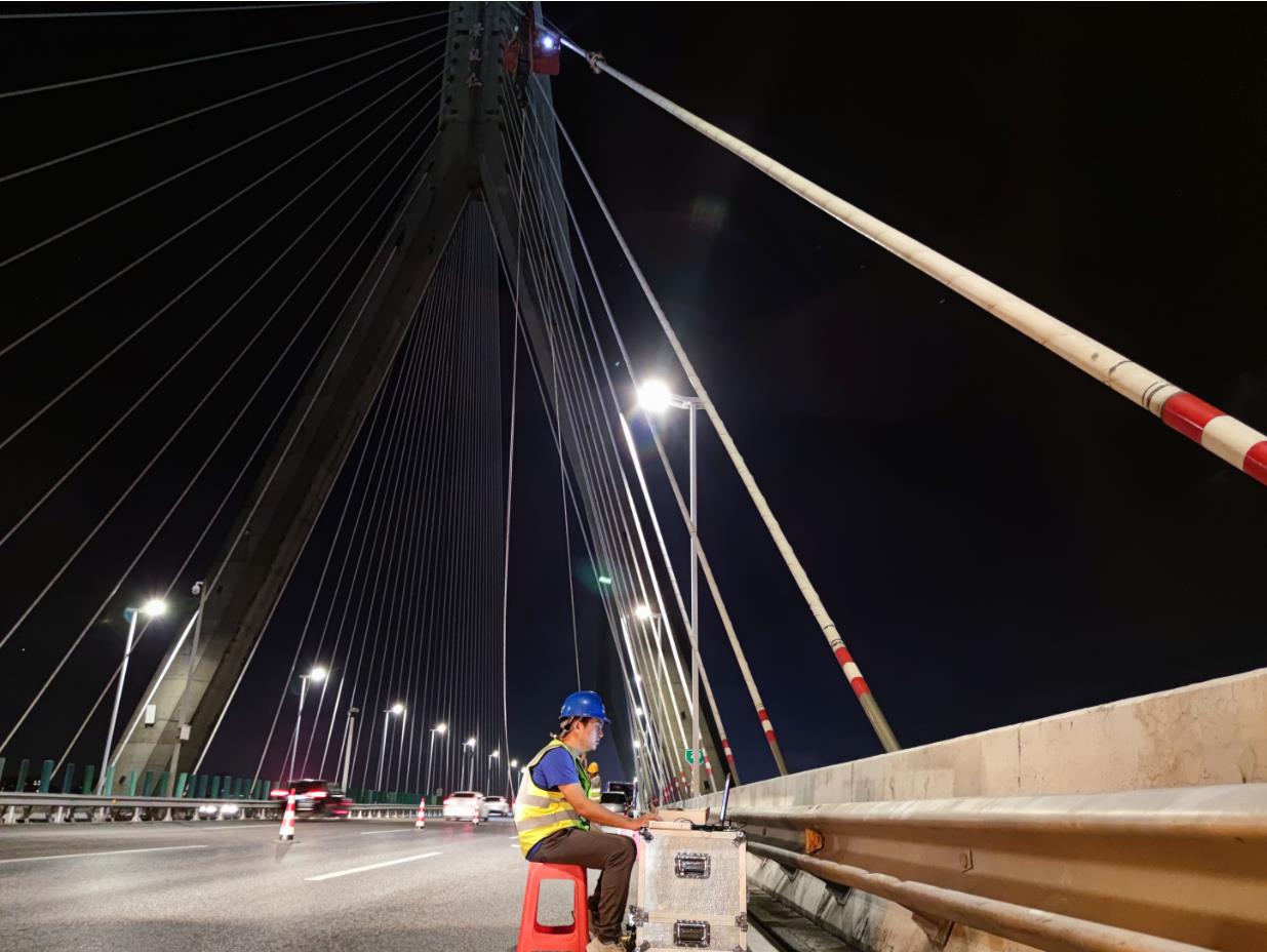 番禺大橋斜拉索檢測(cè)