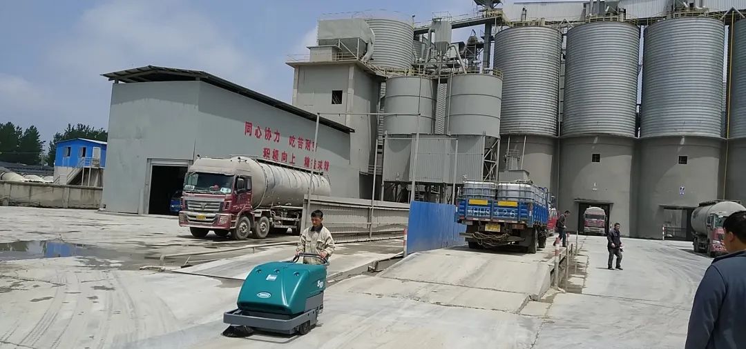 地面清潔解決方案|坦能控塵技術，解決重塵地面清潔難題(圖1)